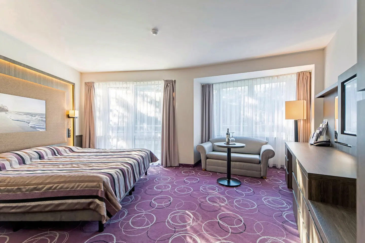 Senator ROOM_EXAMPLE