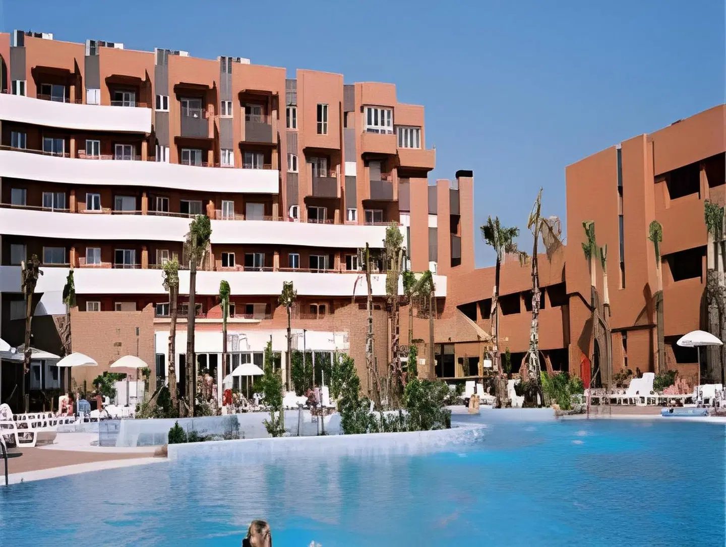 Arena Center OUTDOOR_POOL