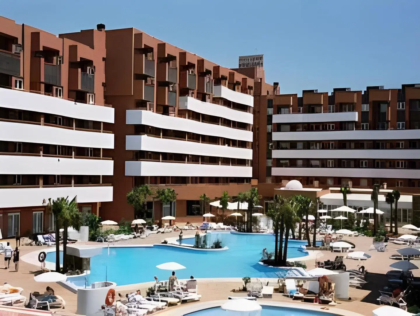 Arena Center OUTDOOR_POOL