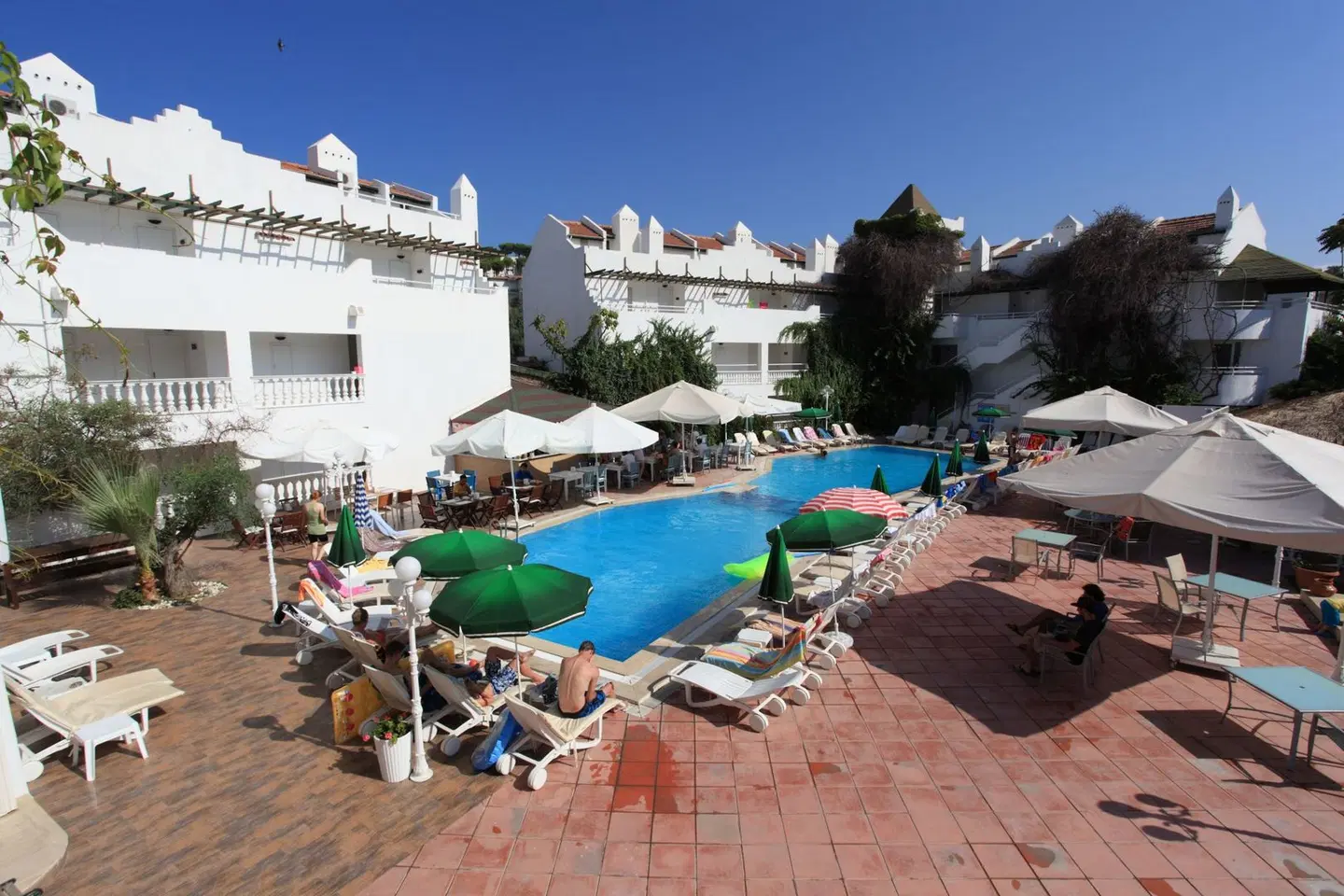 Golden Gate OUTDOOR_POOL