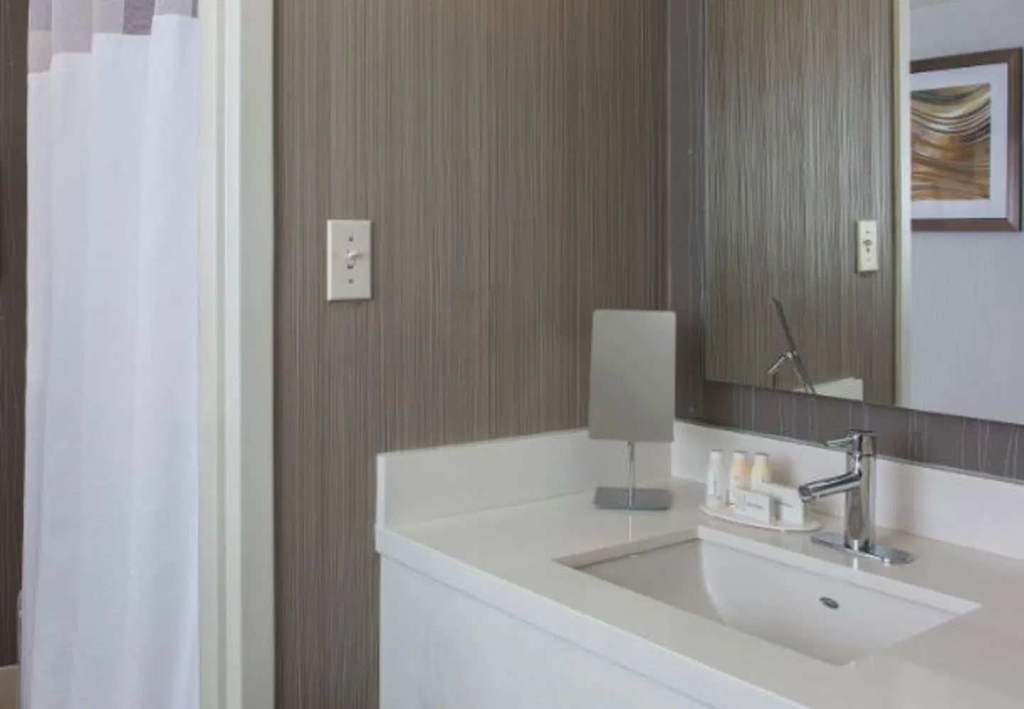 Courtyard by Marriott Orlando Lake Buena Vista in the Marriott Village Badezimmer