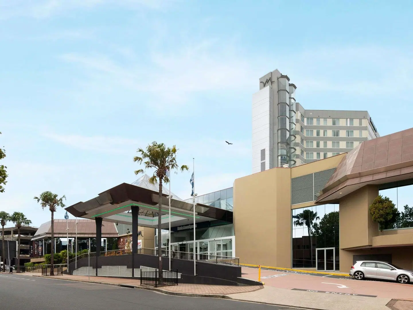 Mercure Sydney Bankstown EXTERIOR
