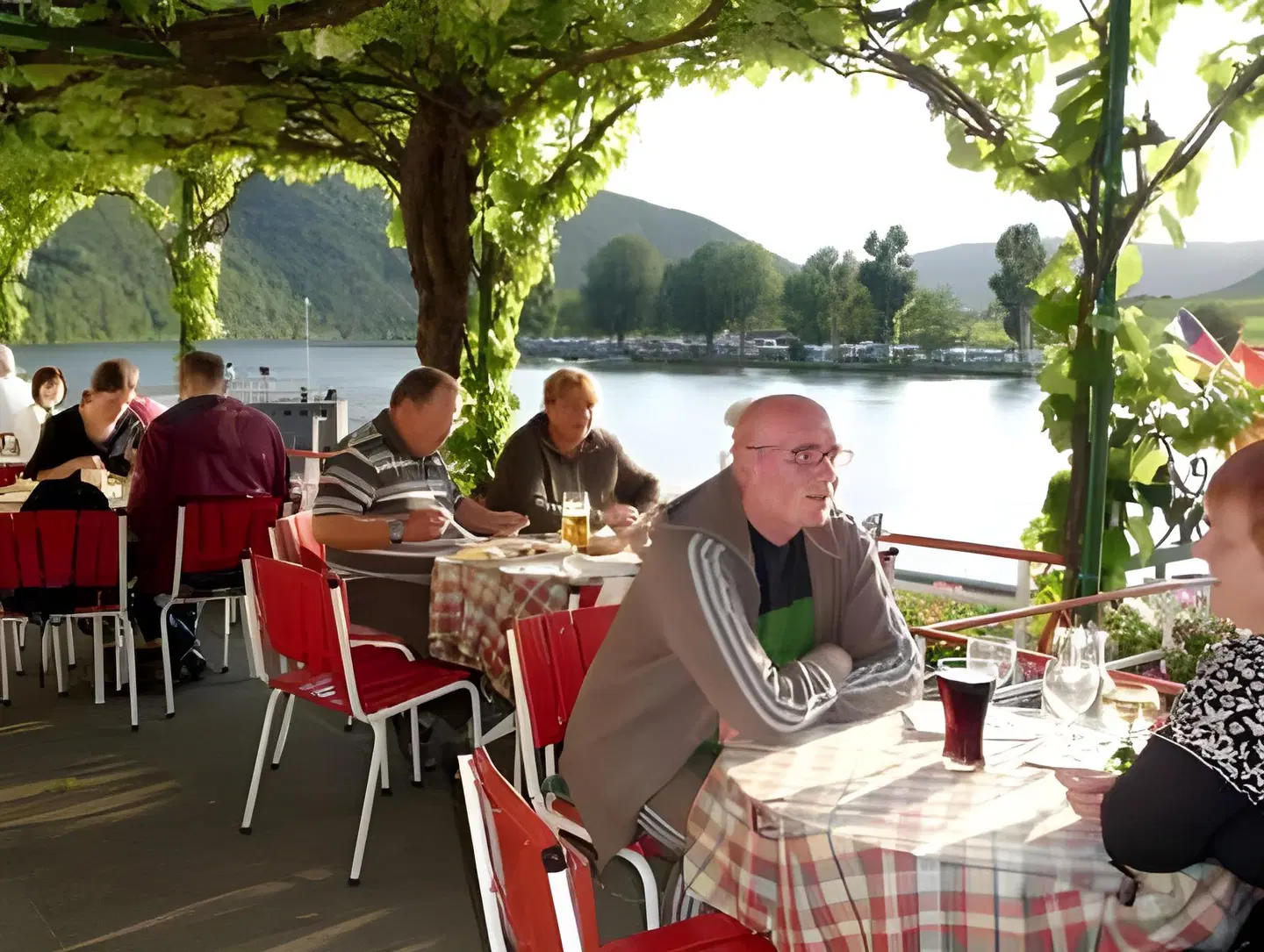 Haus Burg Metternich Terrasse