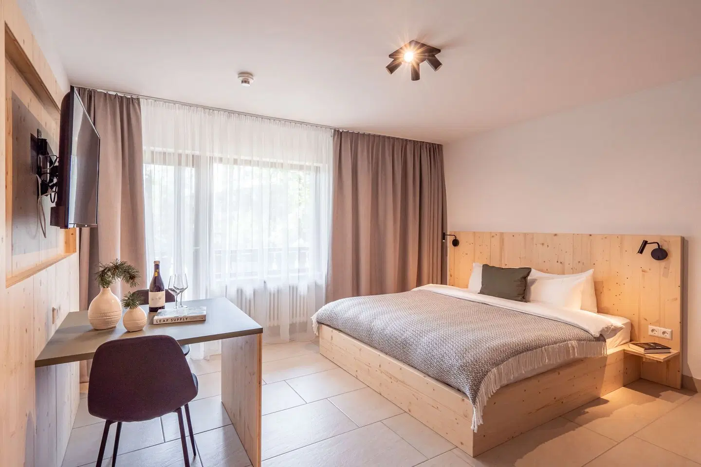 stuub jostal ROOM_EXAMPLE