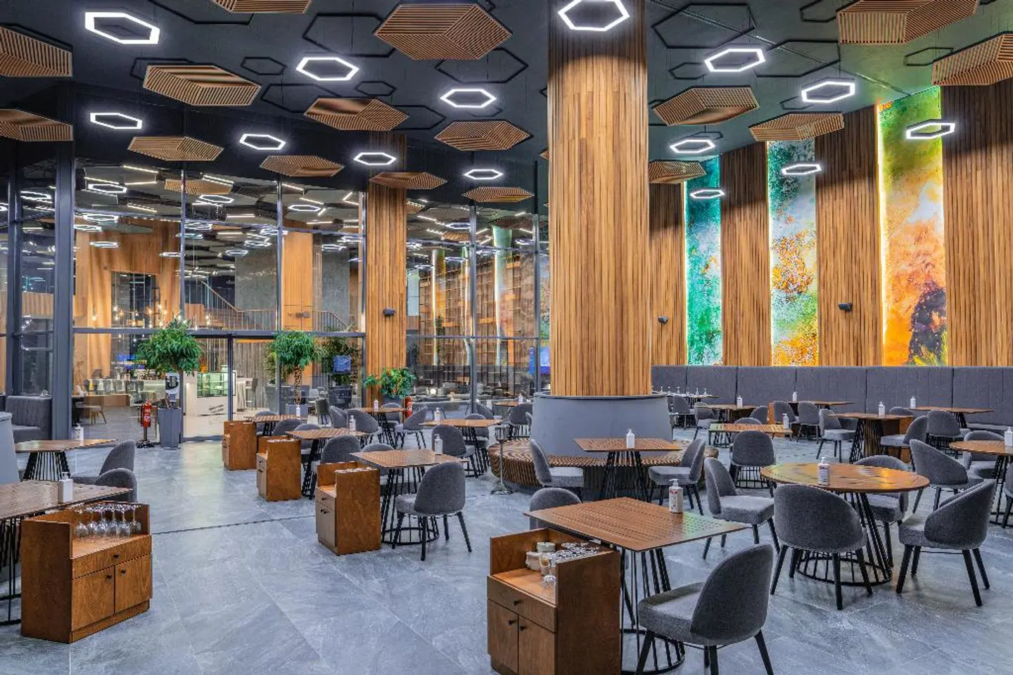 The Norm Collection Door'a Restaurant