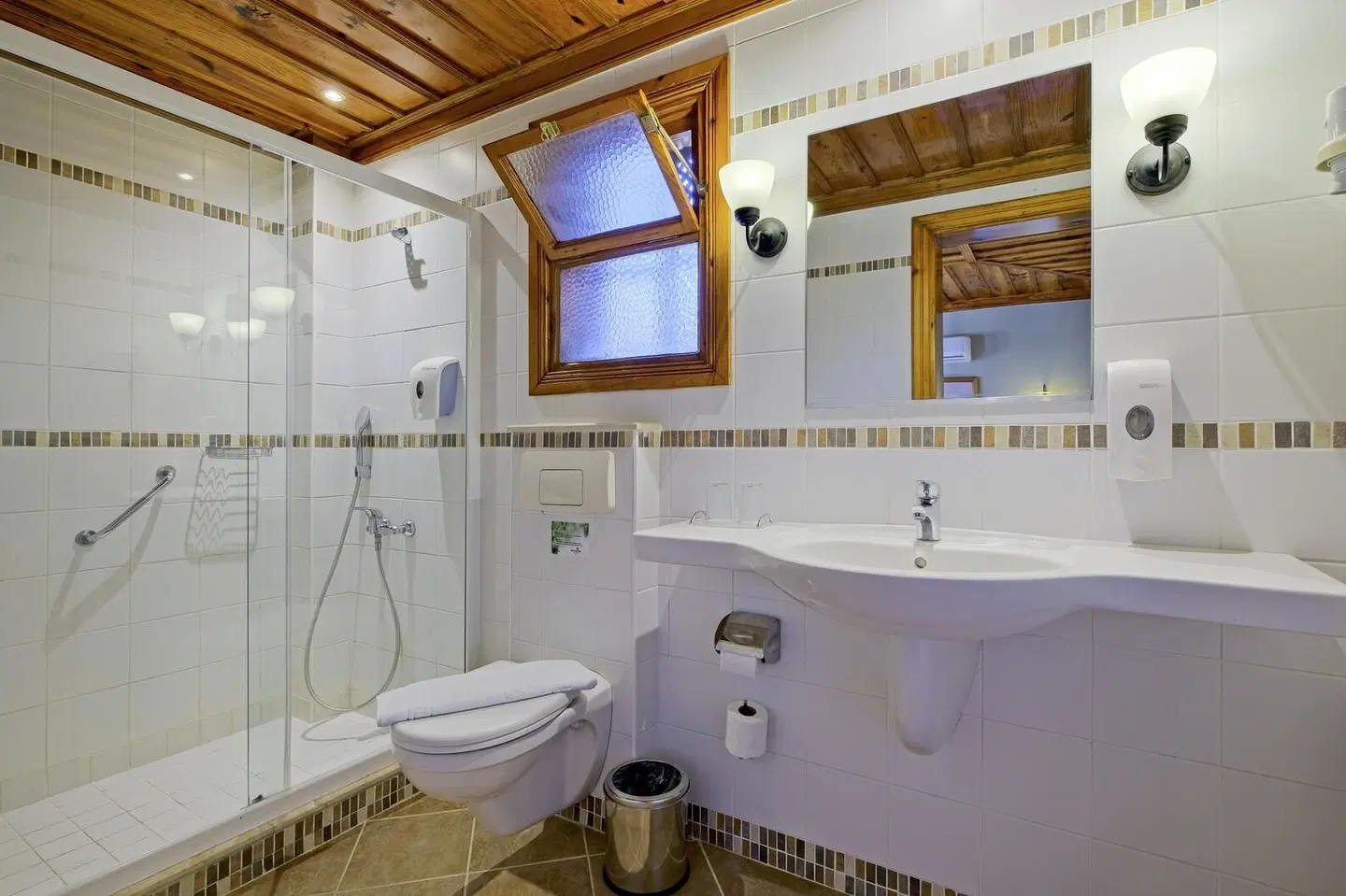 Montana Pine Resort Hotel & Spa Badezimmer