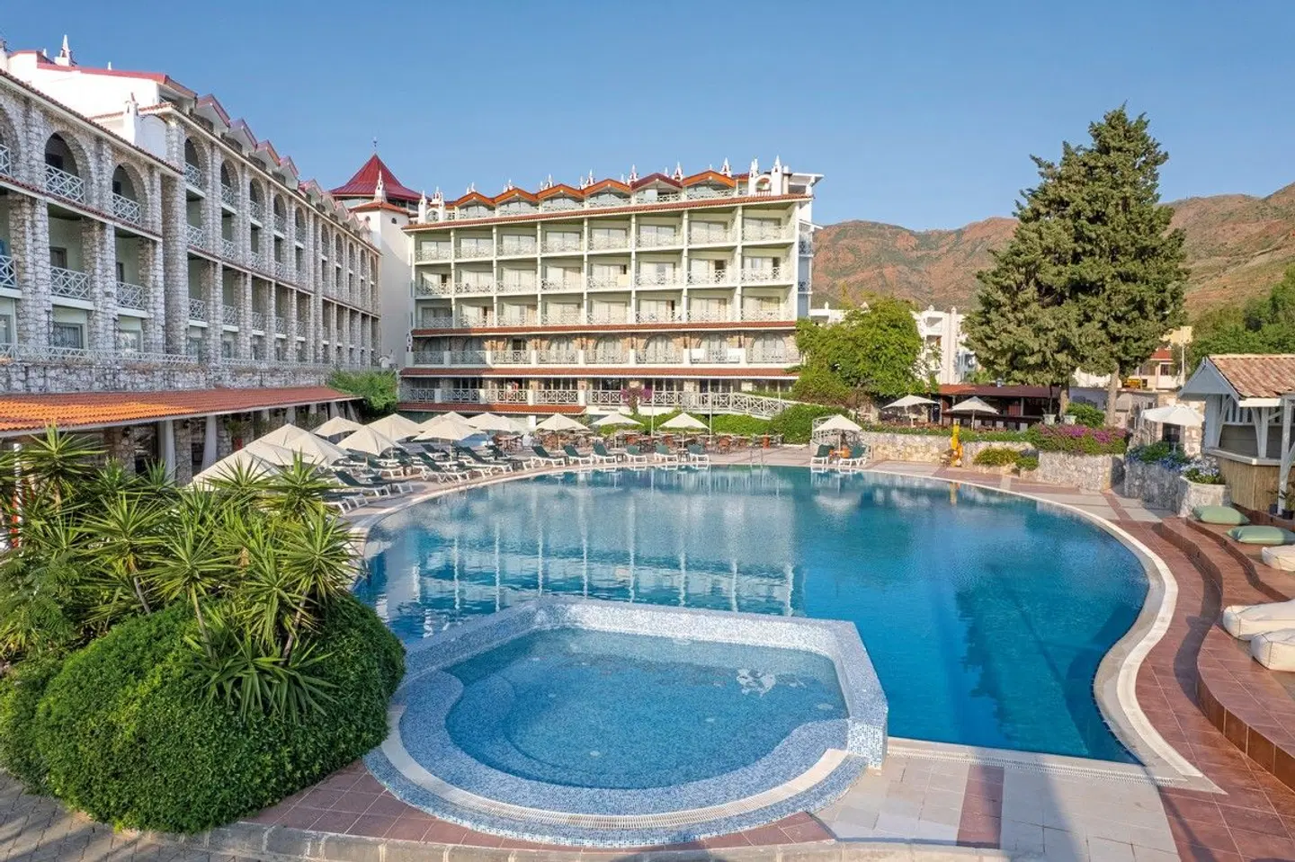 Marti La Perla OUTDOOR_POOL