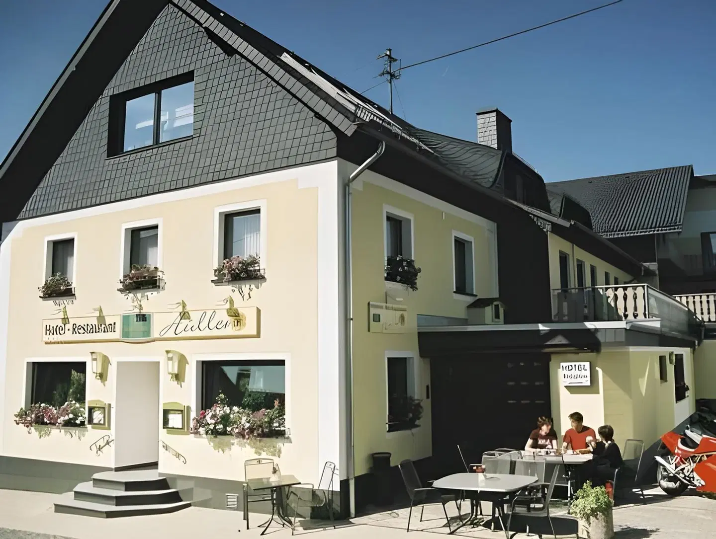 Hotel Restaurant Hüllen EXTERIOR