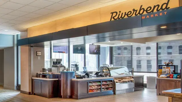 Holiday Inn Chicago Dwtn - Wolf Point by IHG Restaurant