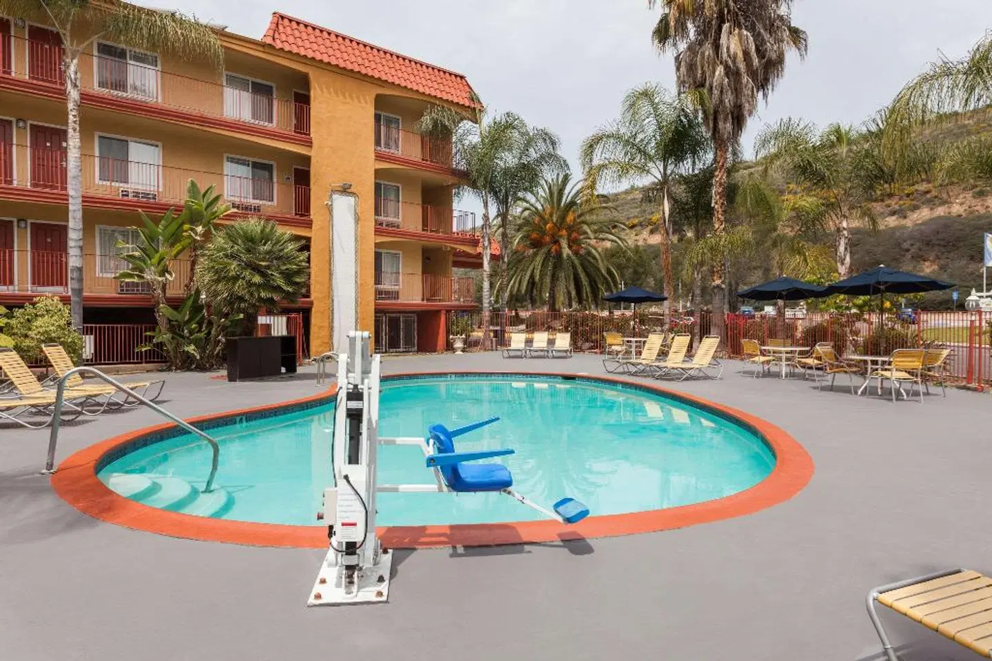 Days Inn by Wyndham Mission Valley Qualcomm Stadium/ SDSU OUTDOOR_POOL