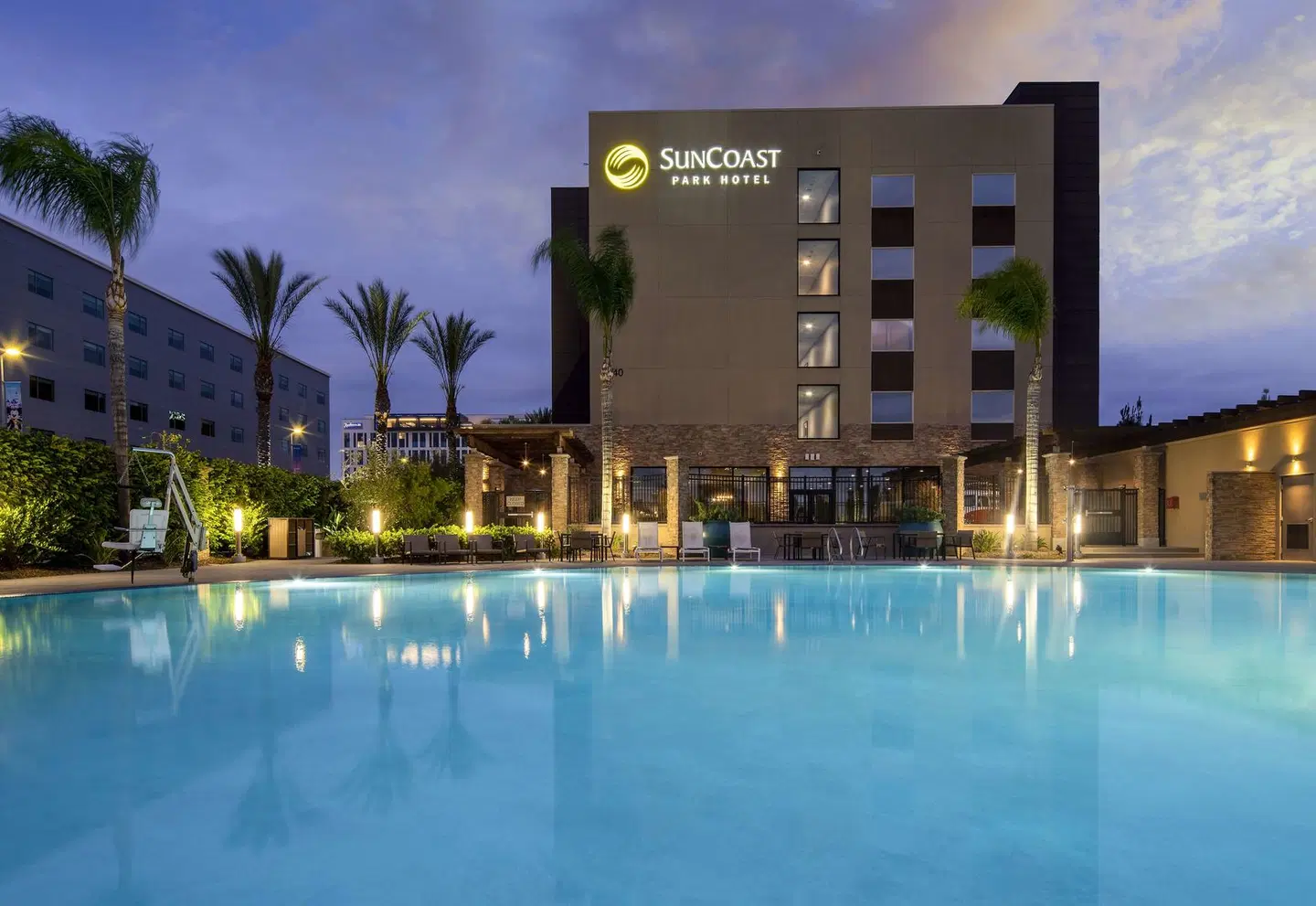 SunCoast Park Hotel Anaheim, Tapestry Collection by Hilton OUTDOOR_POOL