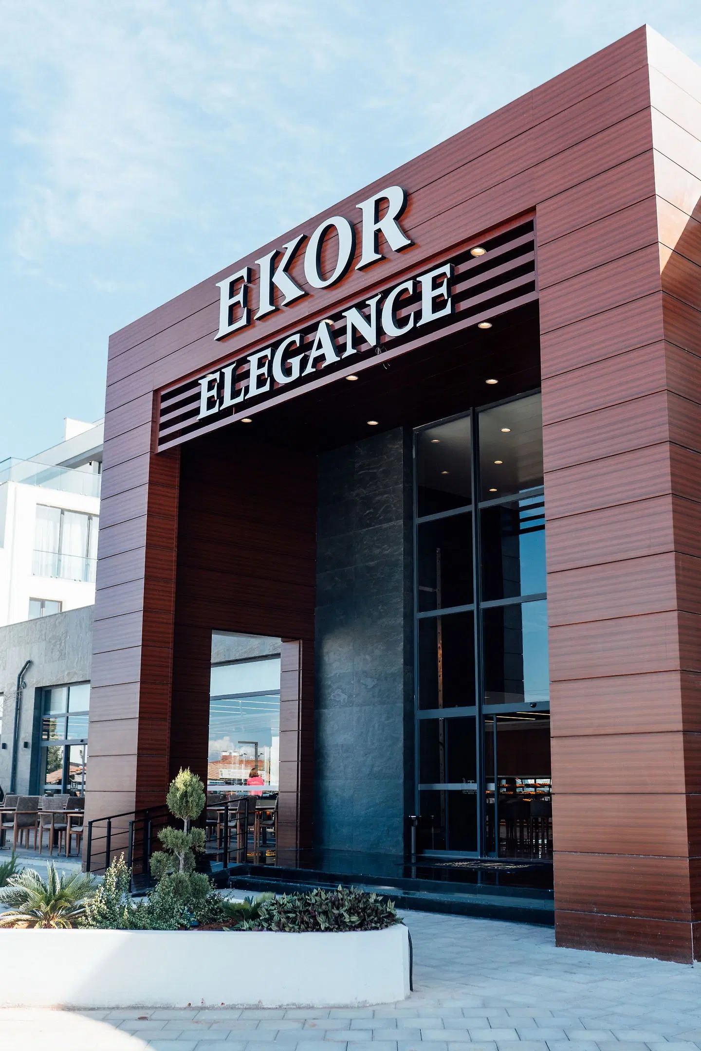 Ekor Elegance Hotel EXTERIOR