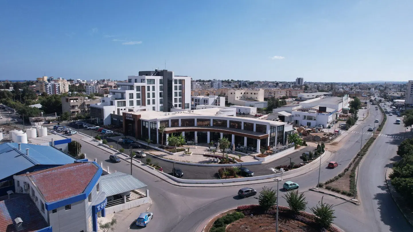 Ekor Elegance Hotel EXTERIOR