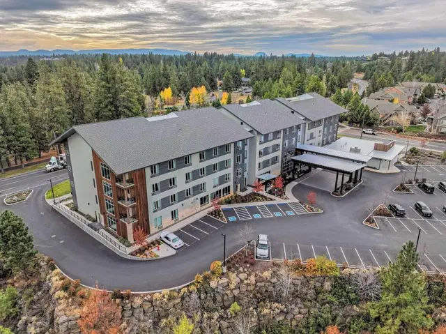 Best Western Premier Peppertree Inn at Bend EXTERIOR