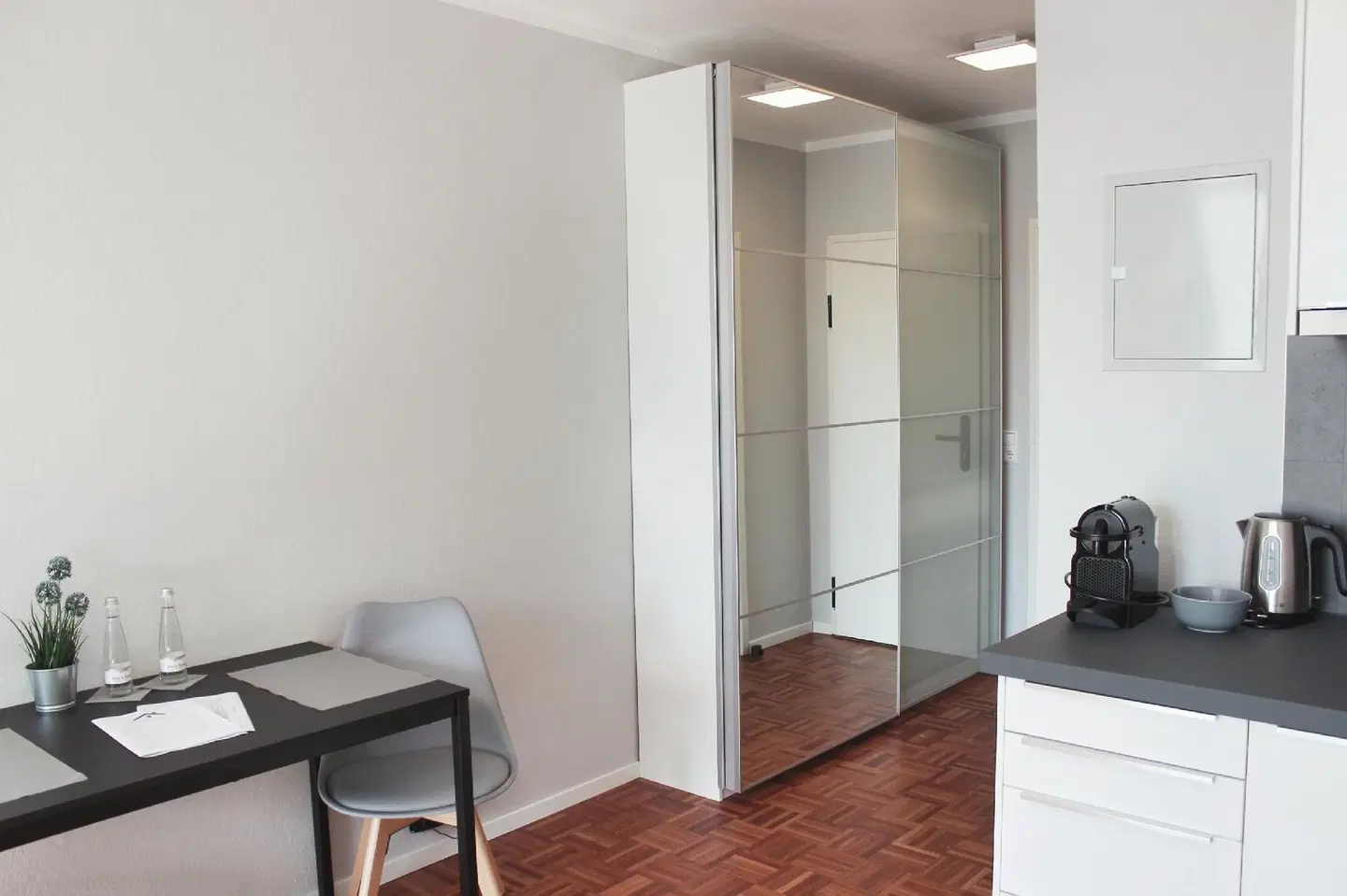 Hometown-Apartments ROOM_EXAMPLE