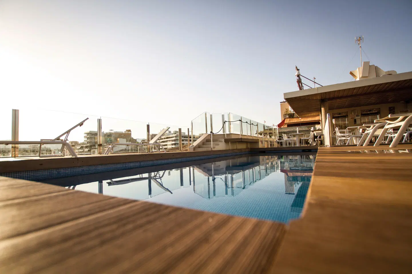 Saratoga OUTDOOR_POOL