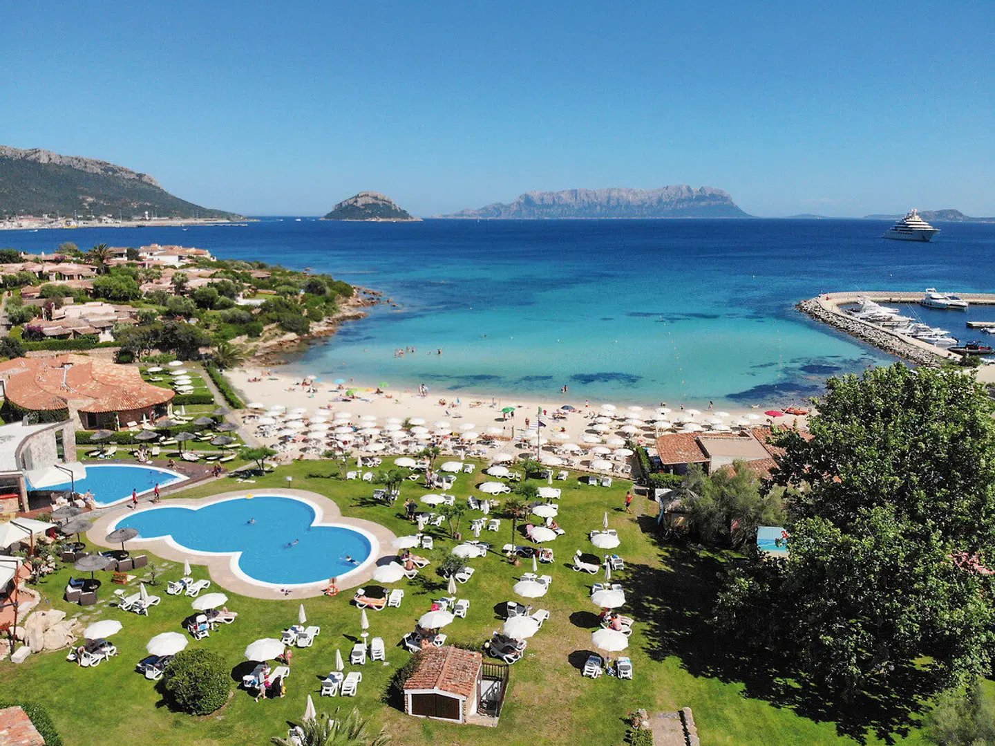 Hotel Resort & SPA Baia Caddinas Strand