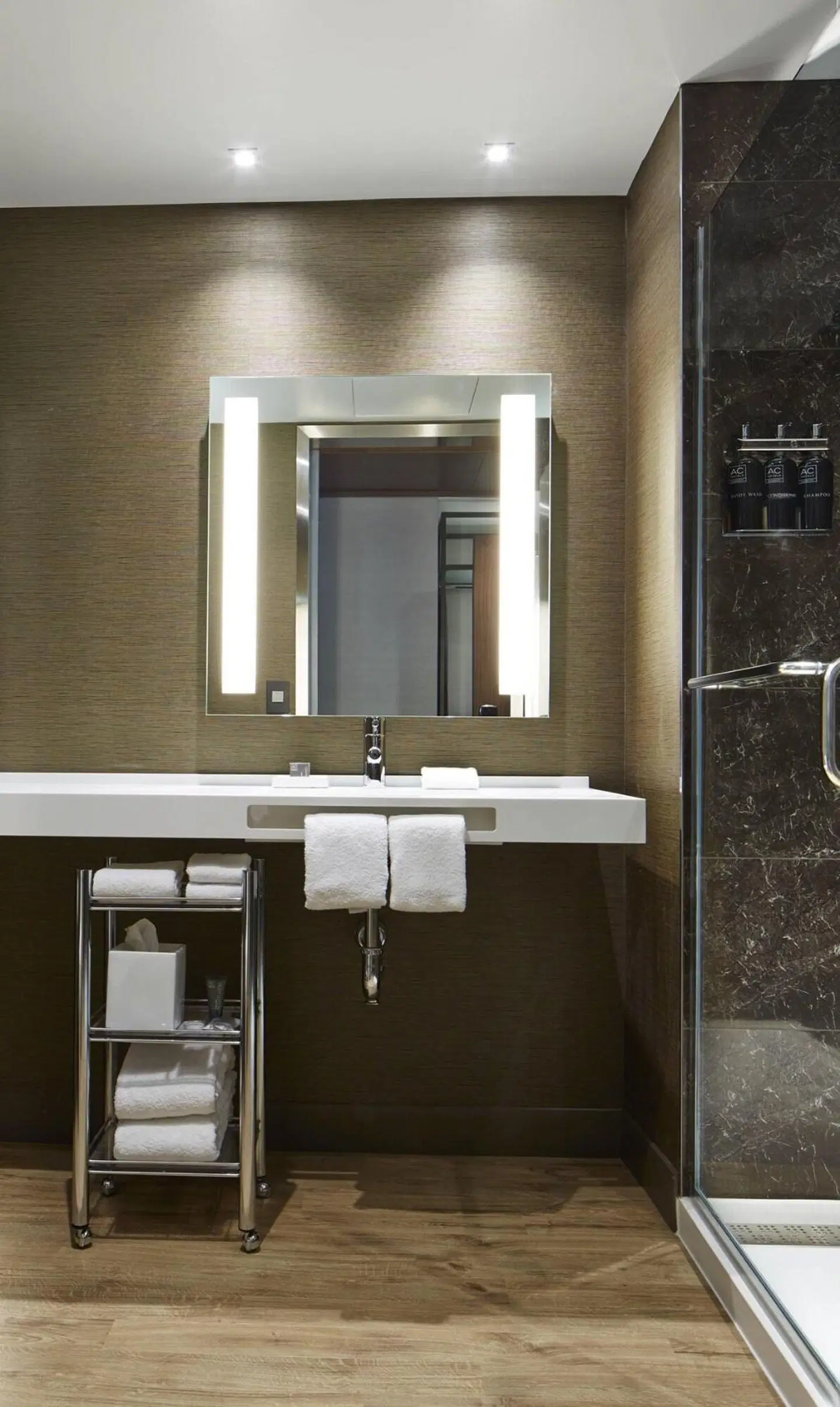 AC Hotel by Marriott Portland Downtown, OR Badezimmer