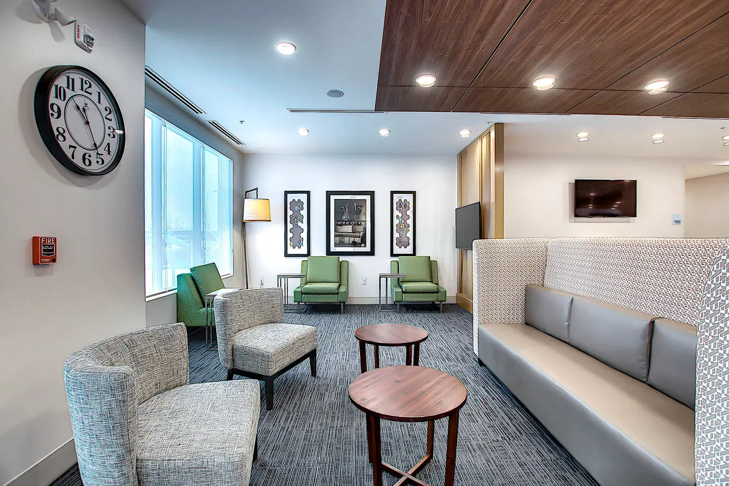 Holiday Inn Express & Suites Calgary Airport Trail NE LOUNGE_LOBBY