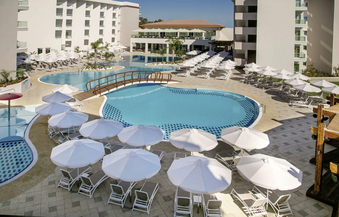 Vangelis Hotel & Suites OUTDOOR_POOL