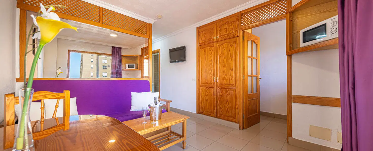 Skyview Hotel by LIVVO LOUNGE_LOBBY