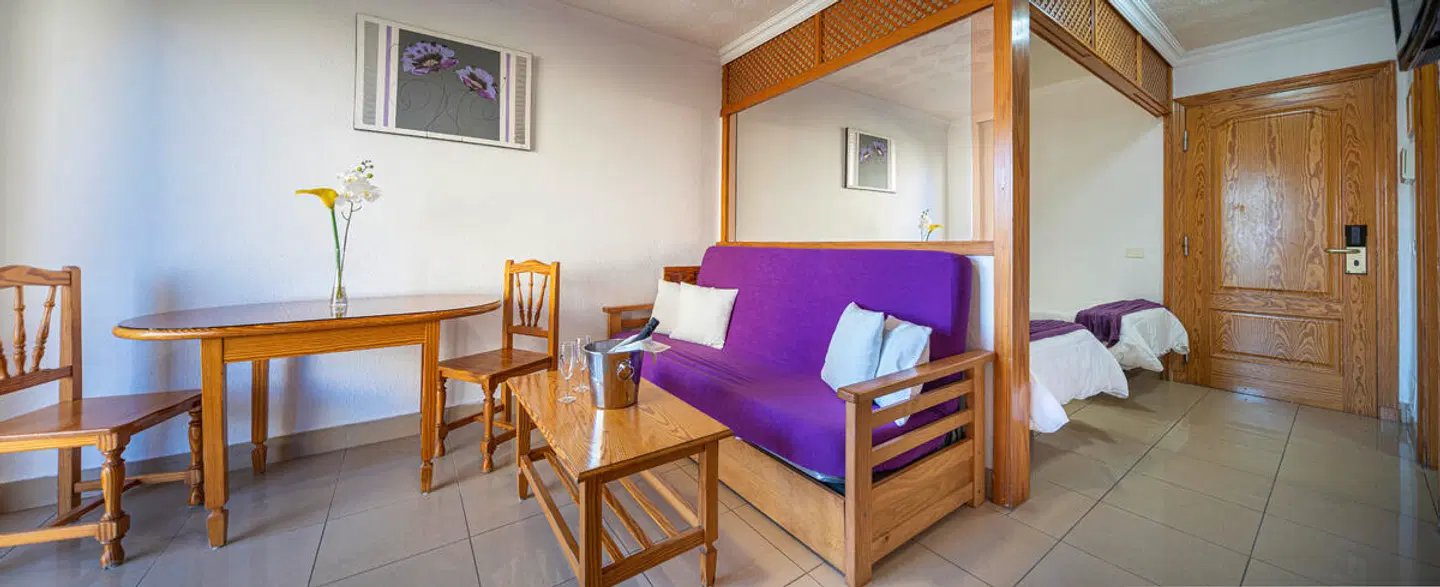 Skyview Hotel by LIVVO LOUNGE_LOBBY