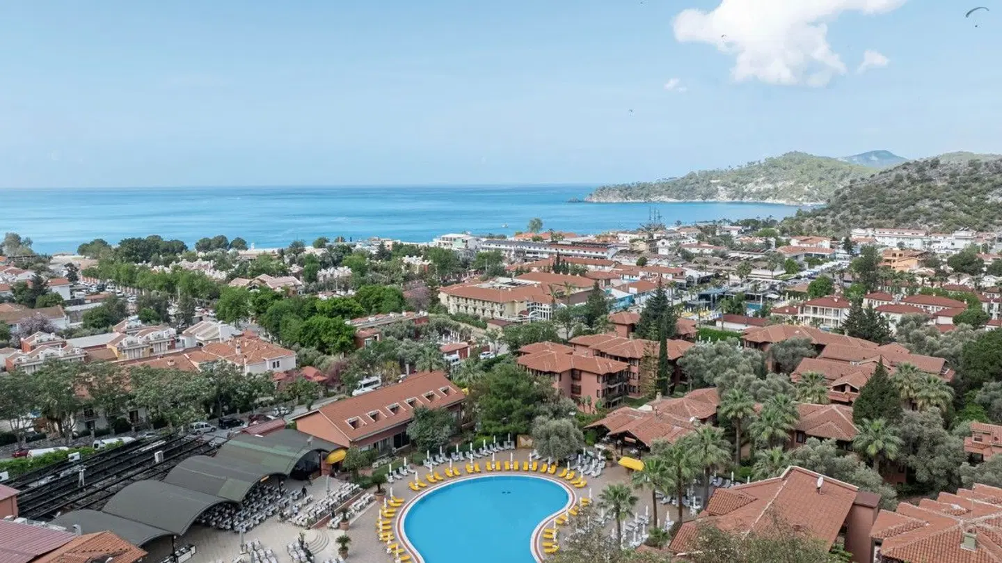 Sundia by Liberty Suncity OUTDOOR_POOL