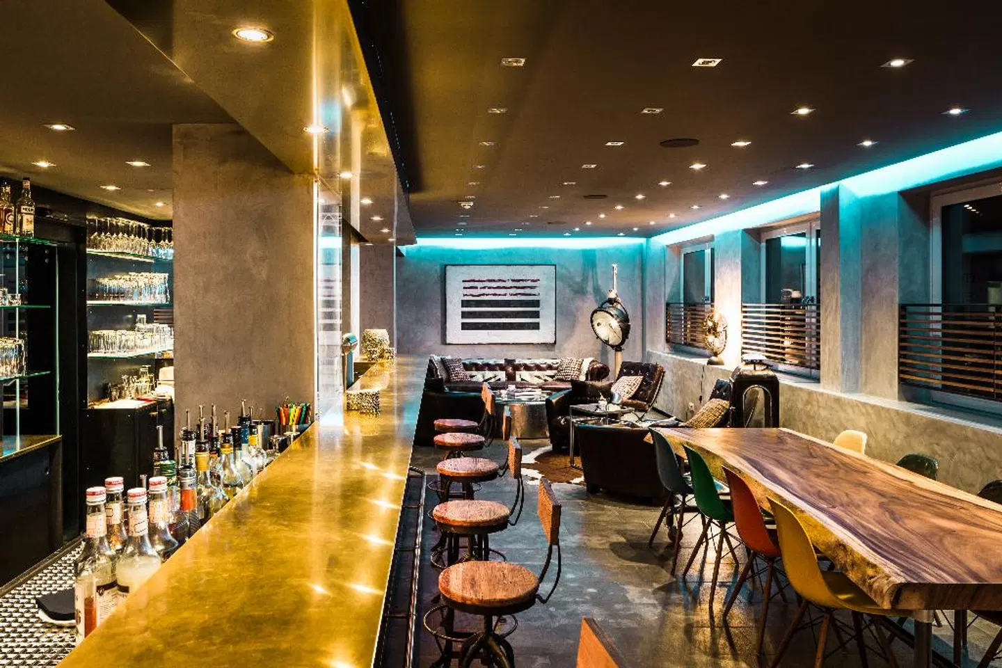 the Deutz, a Tribute Portfolio Hotel Bar
