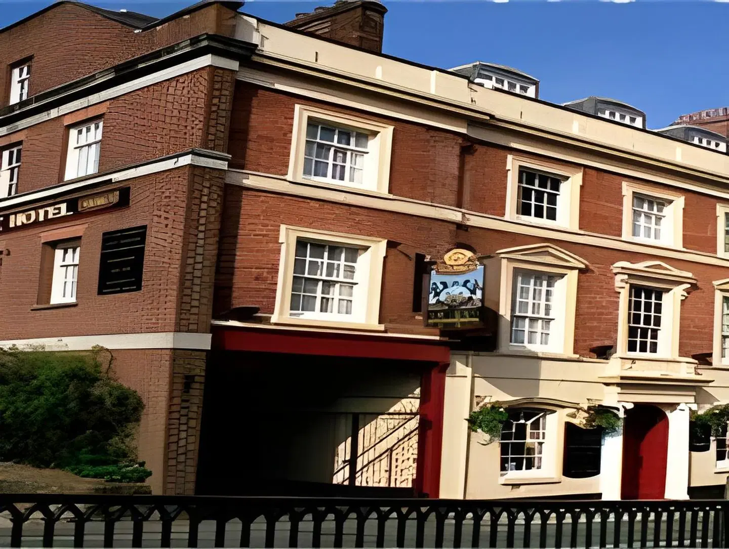 The City Gate Hotel EXTERIOR