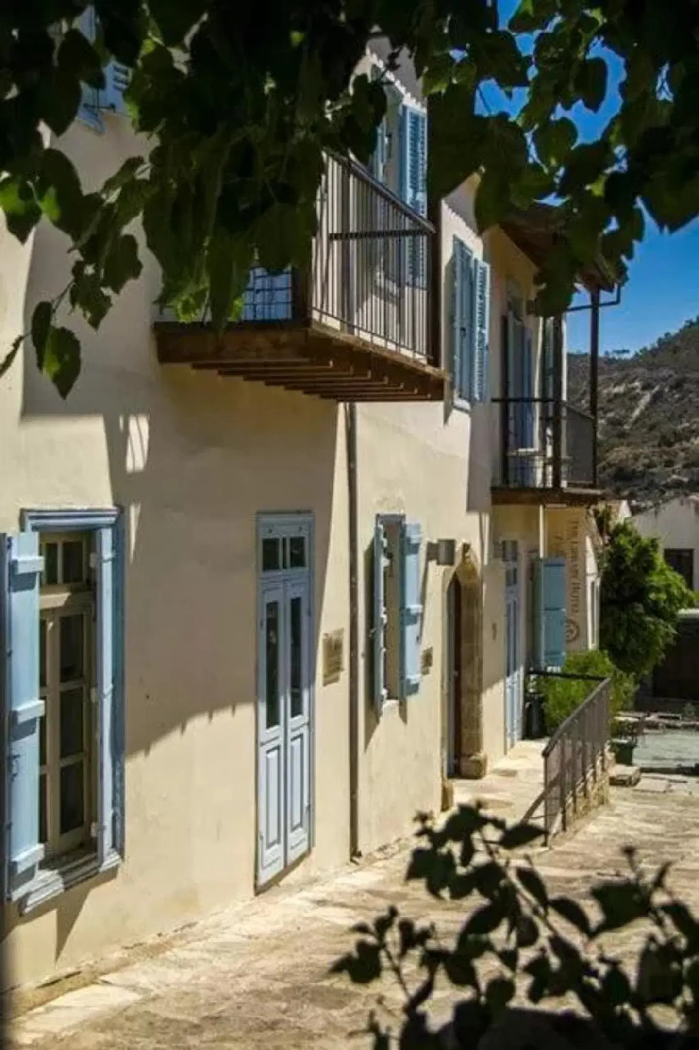 The Library Hotel Wellness Retreat EXTERIOR