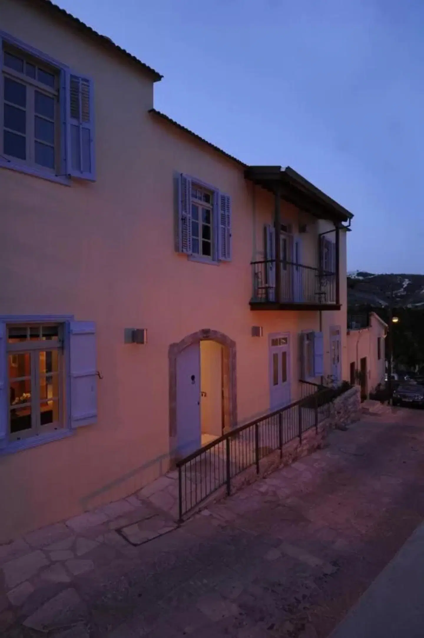 The Library Hotel Wellness Retreat EXTERIOR