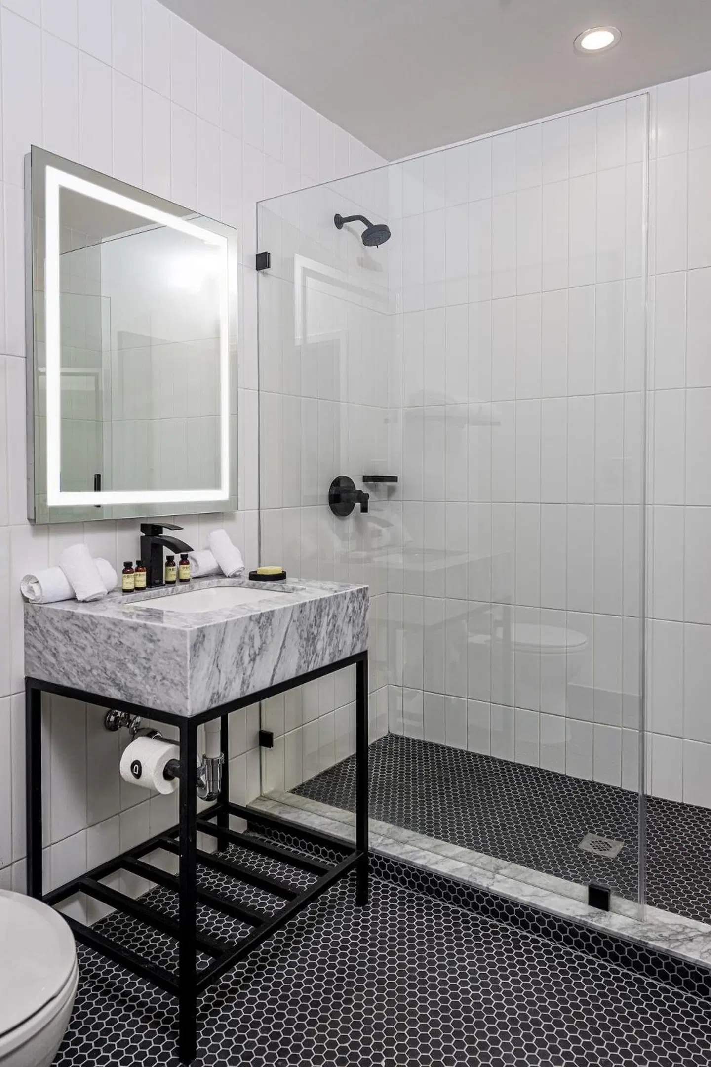 Urbanica The Euclid Hotel Badezimmer