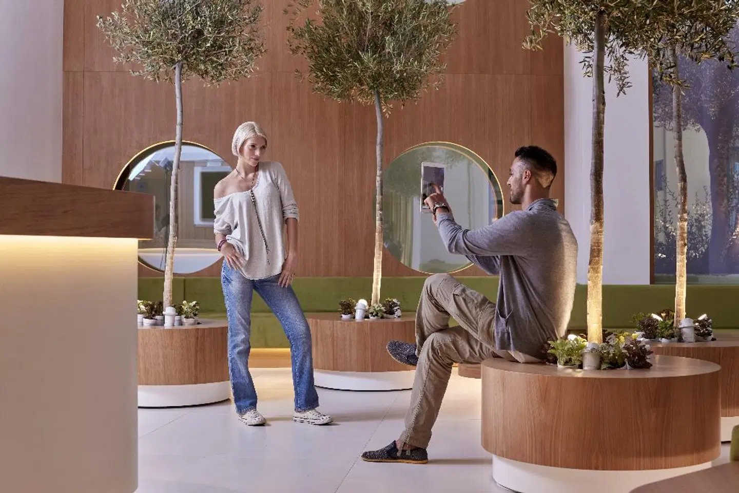 Olive Green Hotel PEOPLE