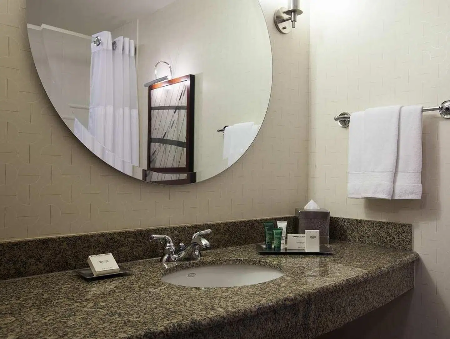 Hilton Boston Logan Airport Badezimmer