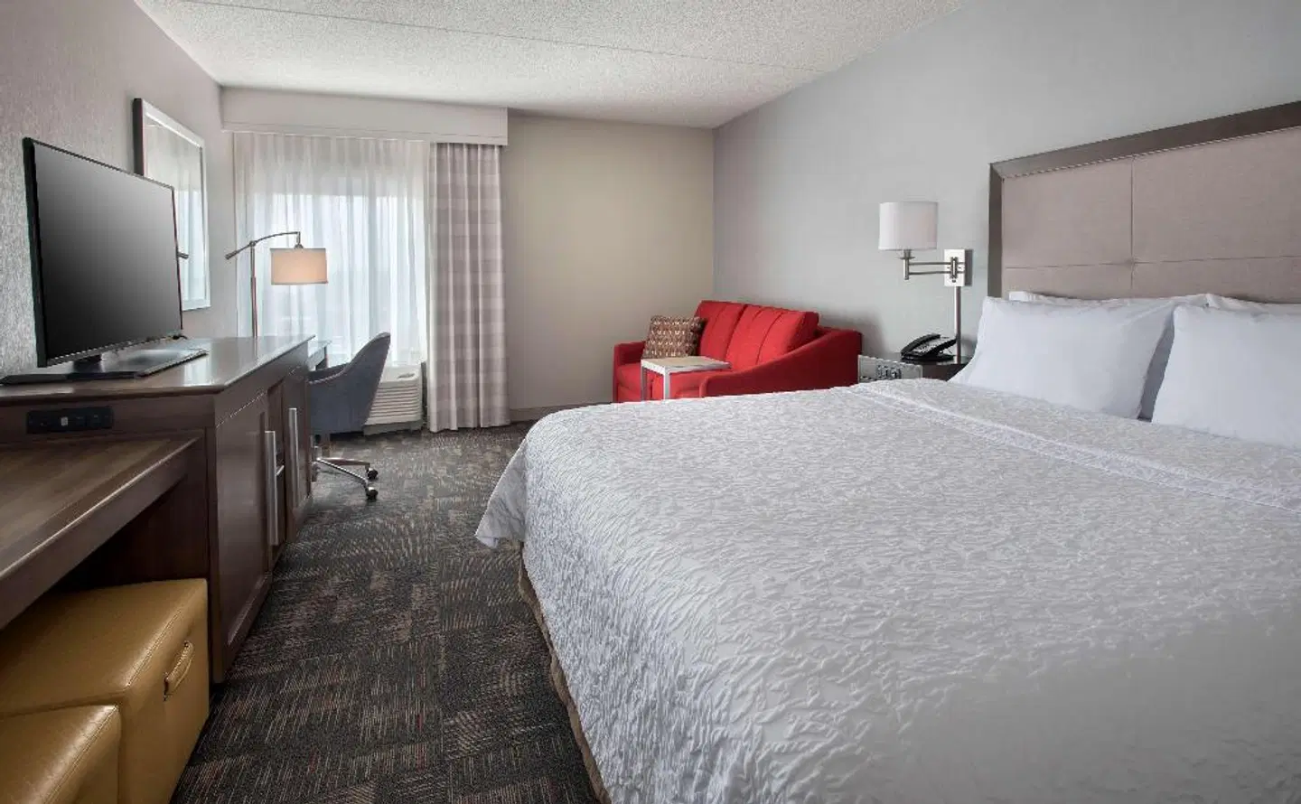 Hampton Inn Boston-Logan Airport ROOM_EXAMPLE