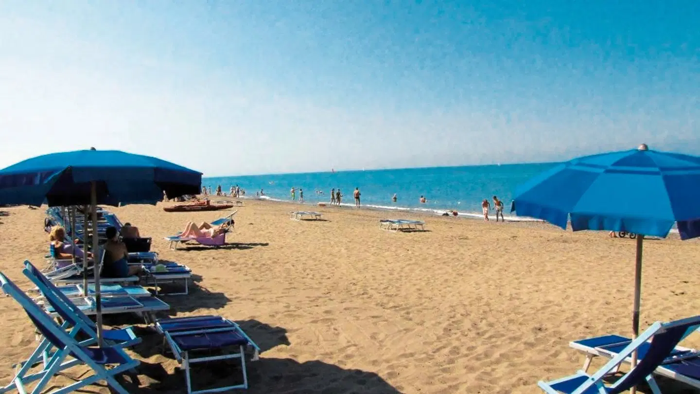 Camping Free Beach (by Happy Camp) Strand