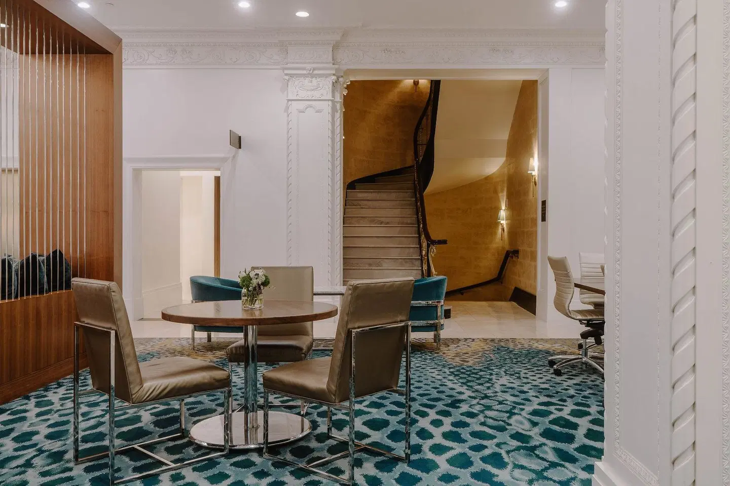 Club Quarters in Houston ROOM_EXAMPLE