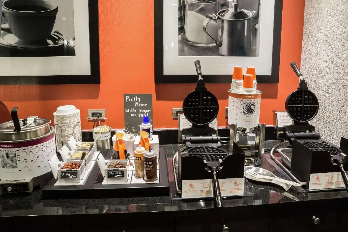 Hampton Inn & Suites Orlando at SeaWorld Restaurant