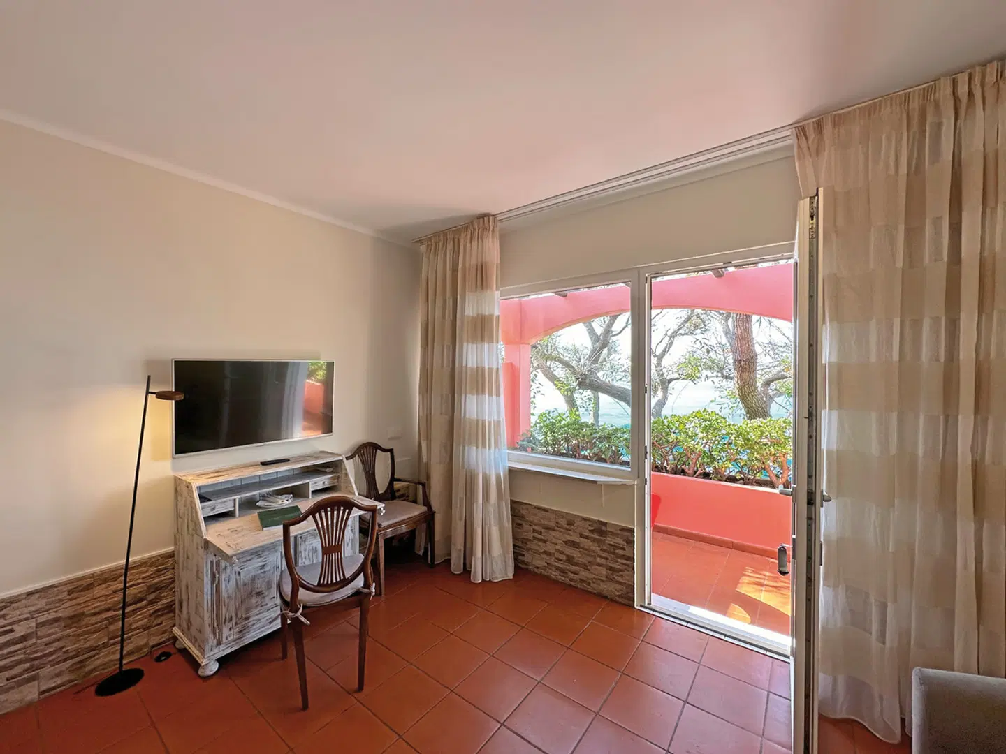 Inn & Art Madeira ROOM_EXAMPLE