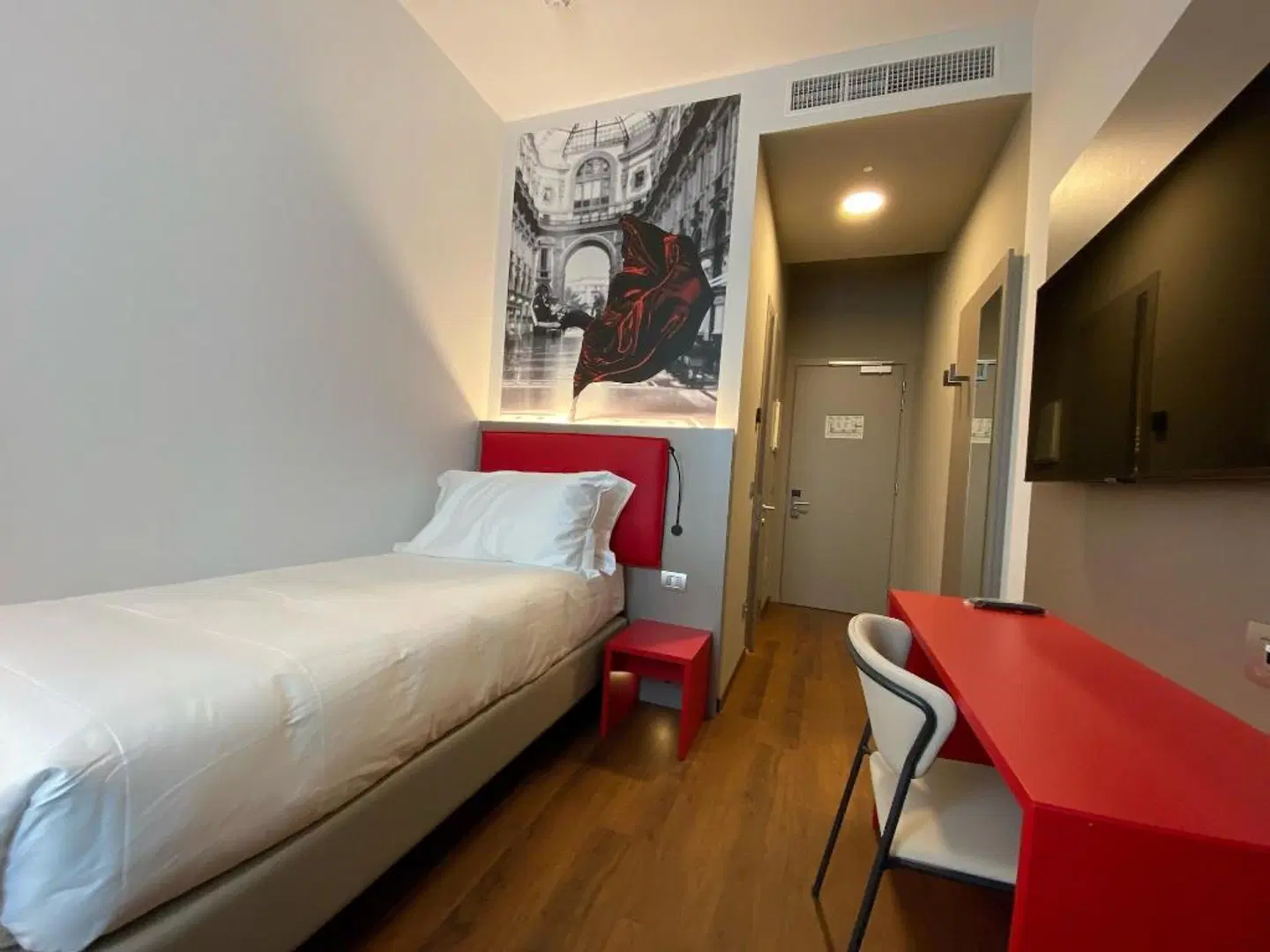 Amedia Milan ROOM_EXAMPLE