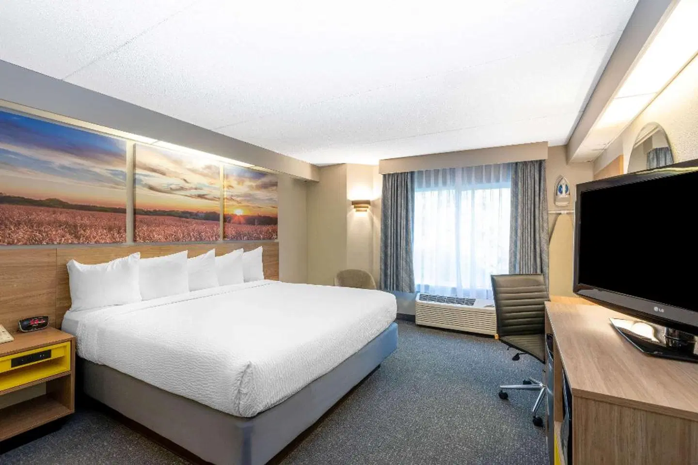 Days Inn by Wyndham Eagan Minnesota Near Mall of America ROOM_EXAMPLE