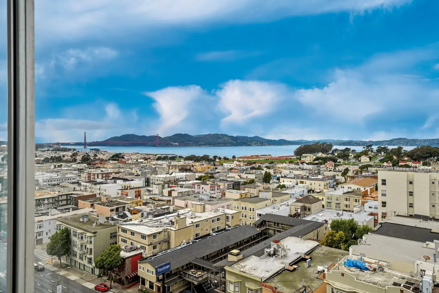 Comfort Inn by the Bay LANDSCAPE
