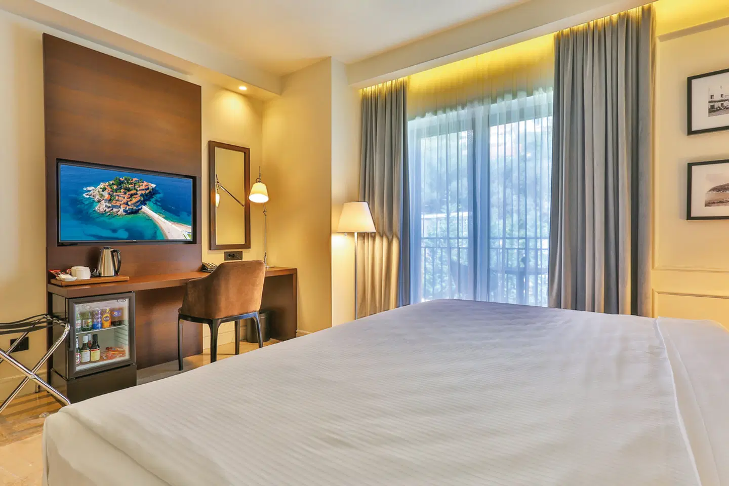 California ROOM_EXAMPLE