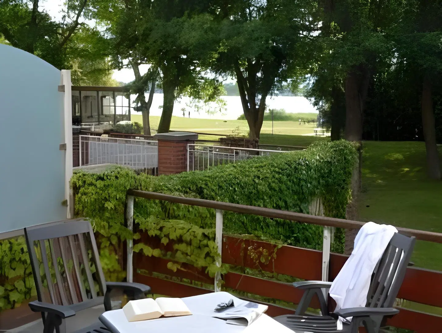 Kurhaus am Inselsee Terrasse