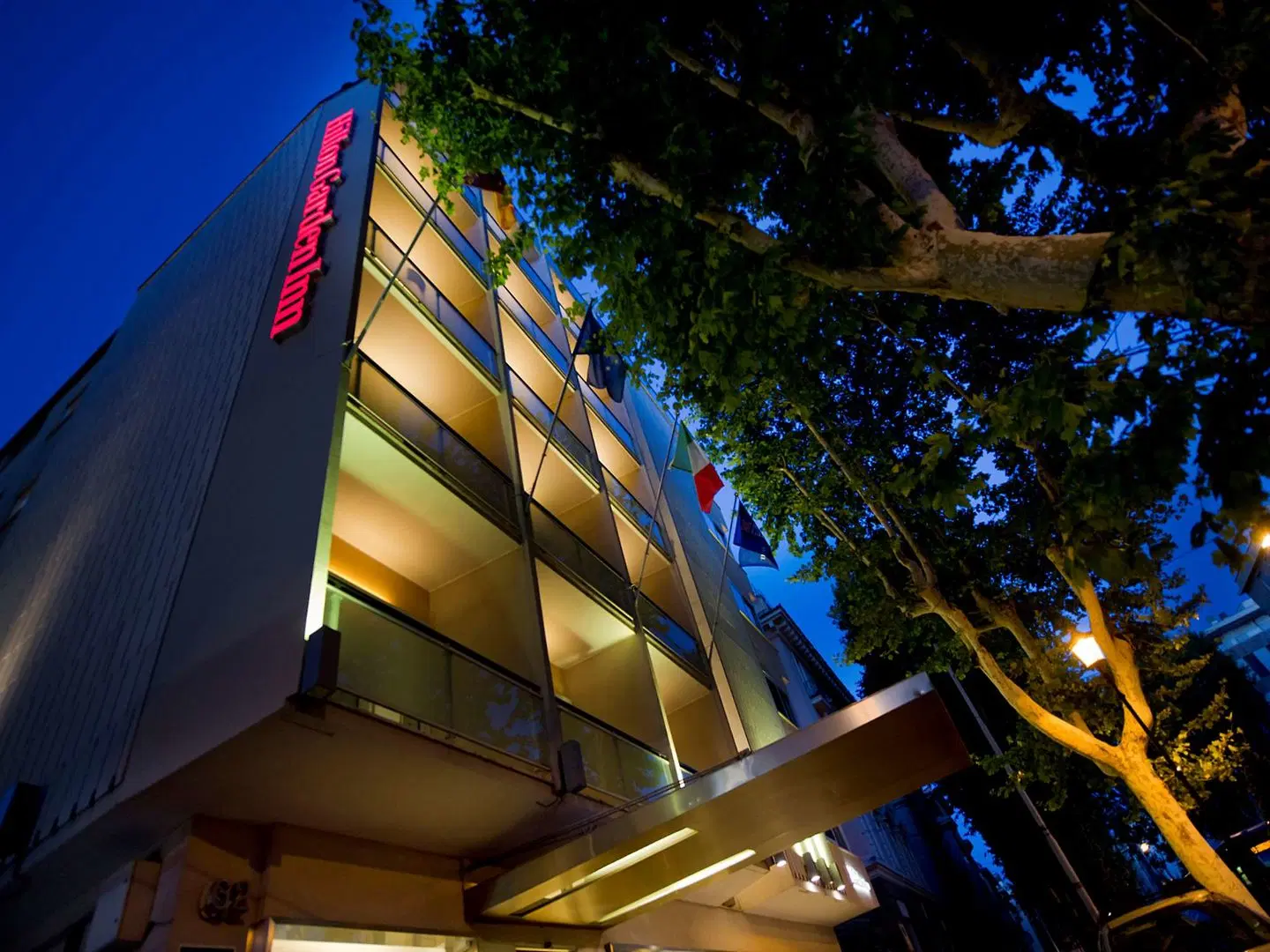 Hilton Garden Inn Rome Claridge OUTDOOR_POOL