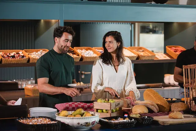 Olympic Hotel PEOPLE