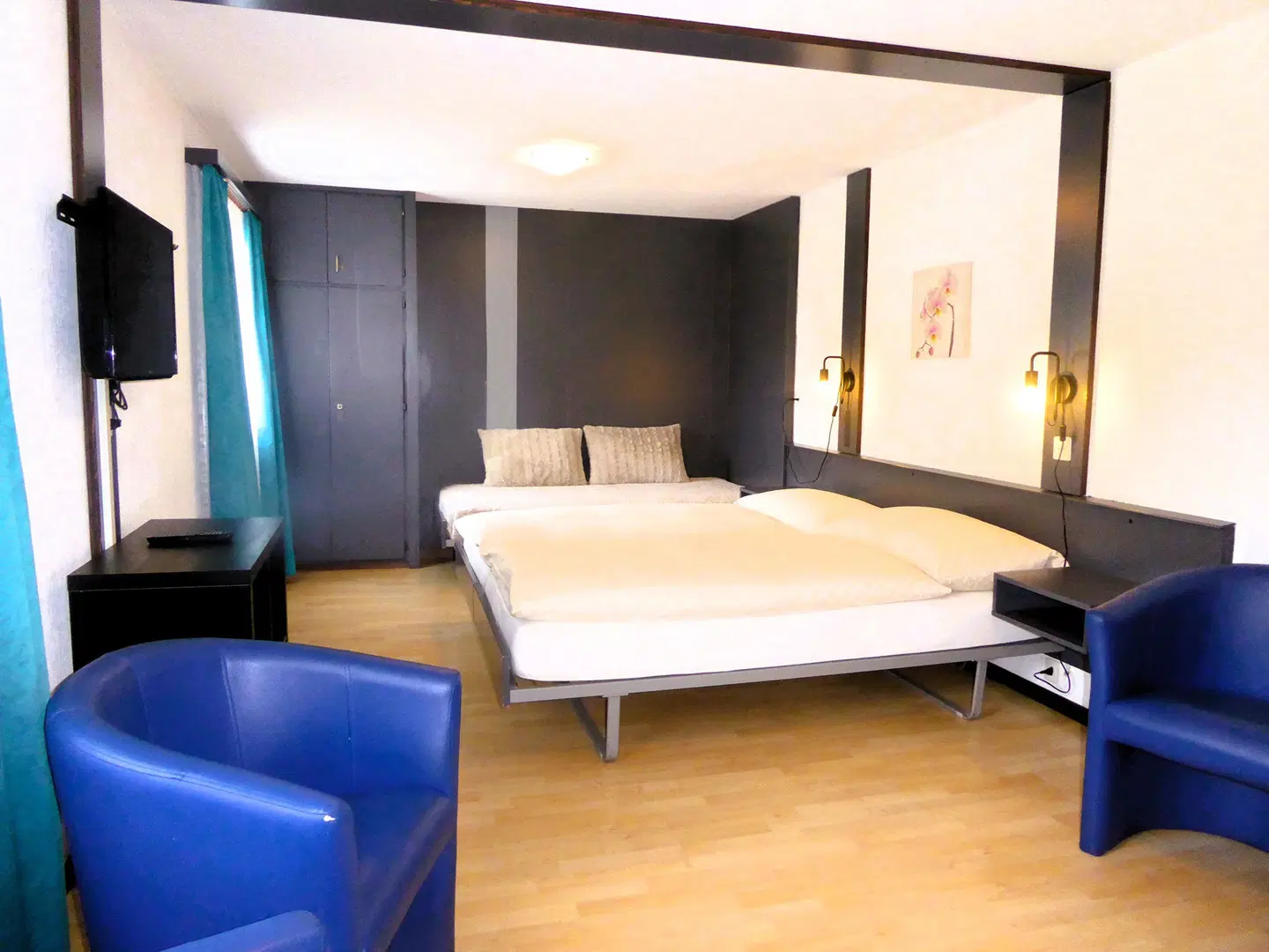 Primavera ROOM_EXAMPLE