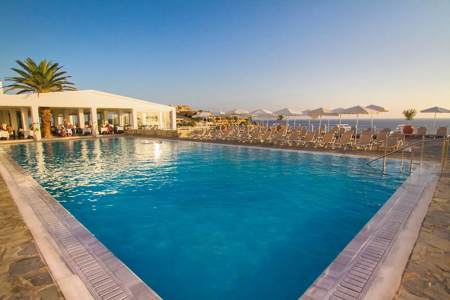Peninsula Resort & Spa OUTDOOR_POOL