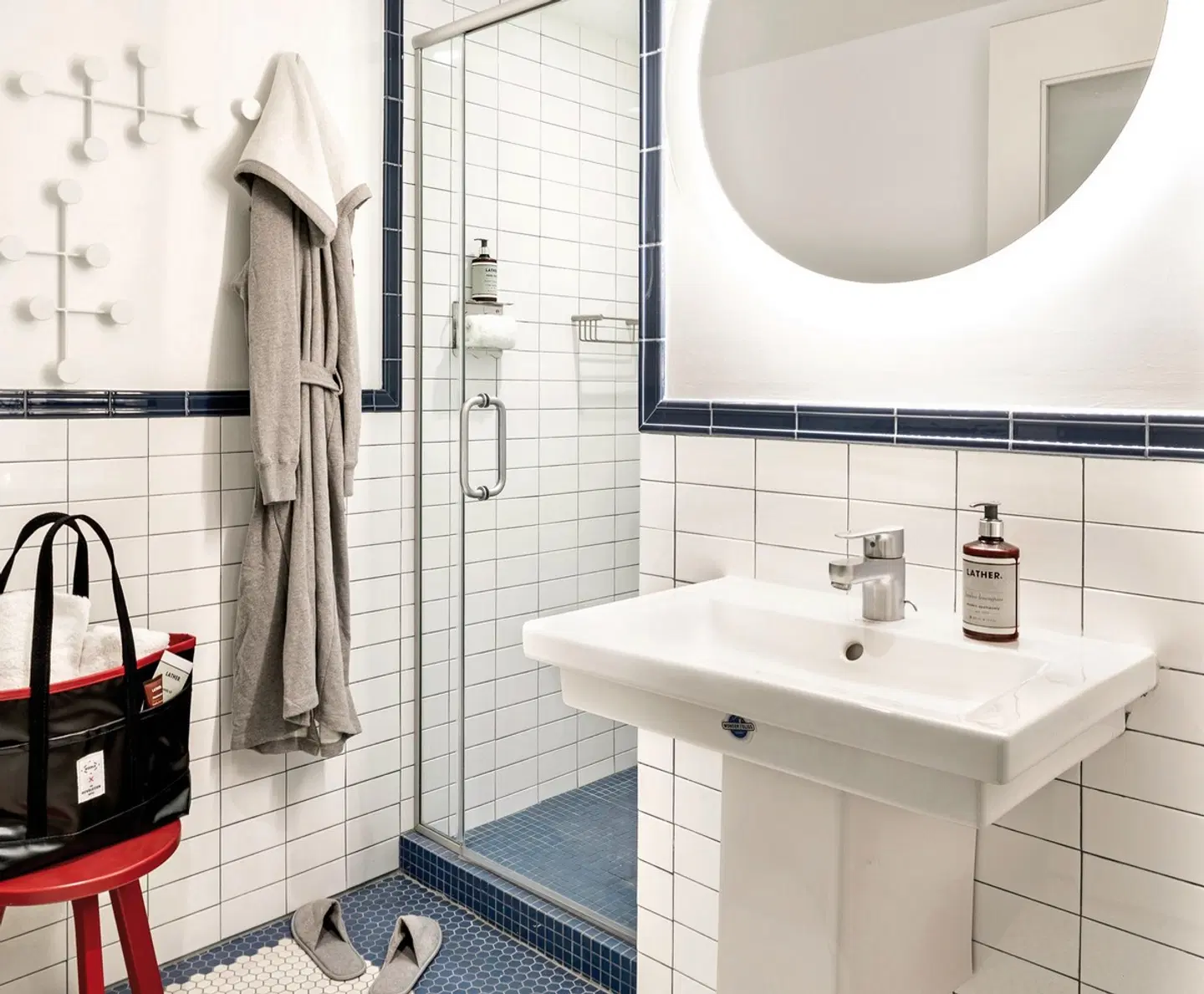 The Revolution Hotel Badezimmer