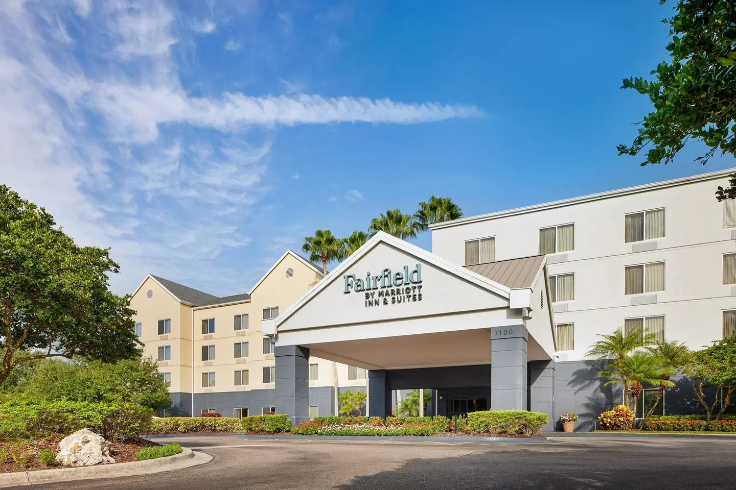 Fairfield Inn by Marriott Orlando Airport EXTERIOR